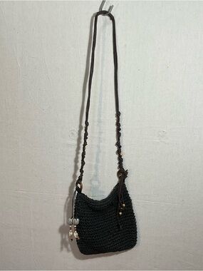 SUN N SAND Black woven straw Crossbody bag. Boho beaded shell charms , A+++
